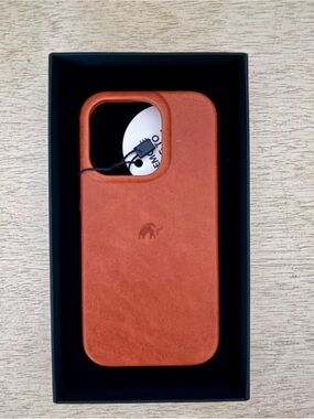 Bullstrap Minimalist MagSafe Phone Case iPhone 14 Pro in Sienna NWT